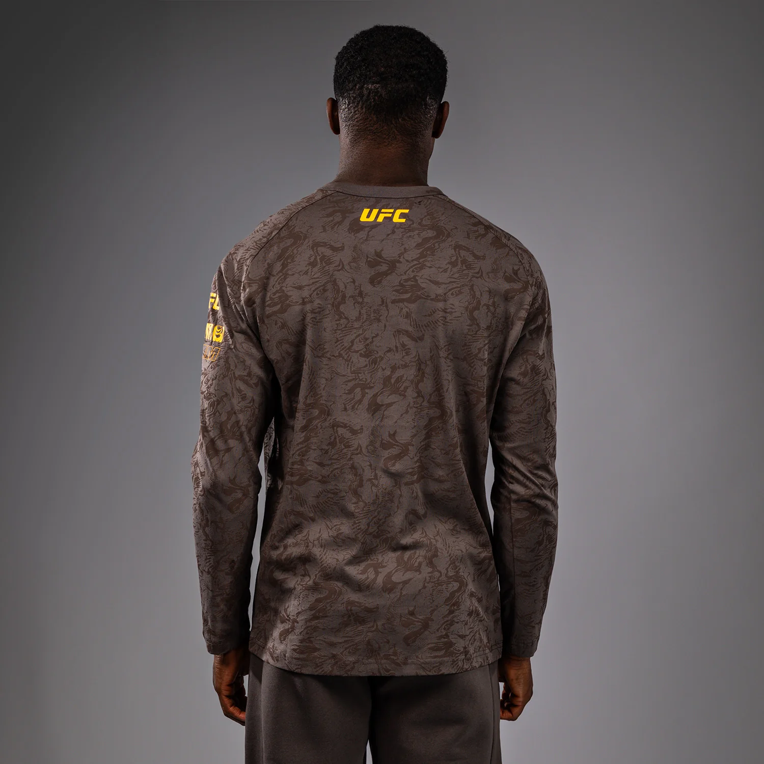 T-shirt à Manches Longues pour Hommes UFC Fusion by Venum Fight Week - Marron Terrestre – Image 4