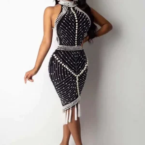 Robe dos nu à perles